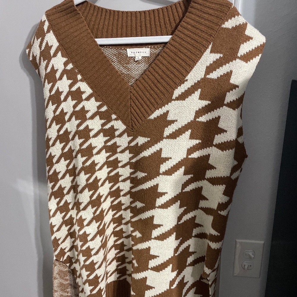 Long Houndstooth Sweater Vest